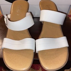 NWT Vertan Wedged Sandal